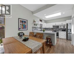 860 Lakes Blvd, French Creek, BC V9P2P8 Photo 35