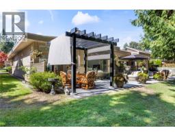 860 Lakes Blvd, French Creek, BC V9P2P8 Photo 43