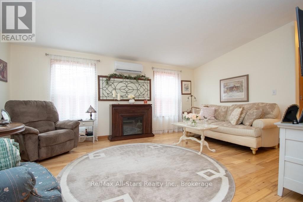 51 CREEKSIDE CIRCLE - 11