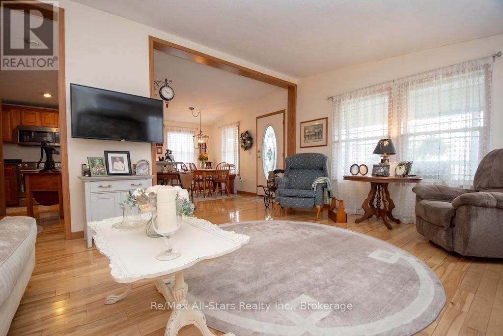 51 CREEKSIDE CIRCLE - Image 13