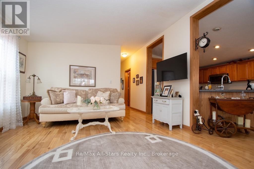 51 CREEKSIDE CIRCLE - Image 14