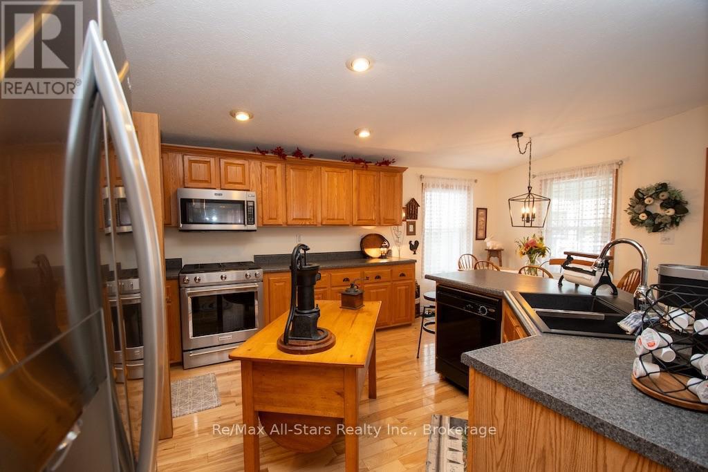 51 CREEKSIDE CIRCLE - Image 24