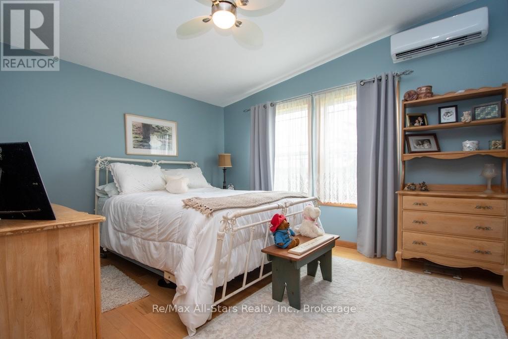 51 CREEKSIDE CIRCLE - 26