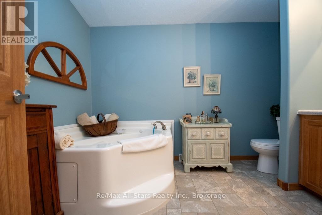 51 CREEKSIDE CIRCLE - Image 31