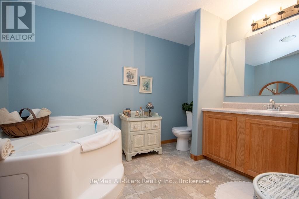 51 CREEKSIDE CIRCLE - Image 32