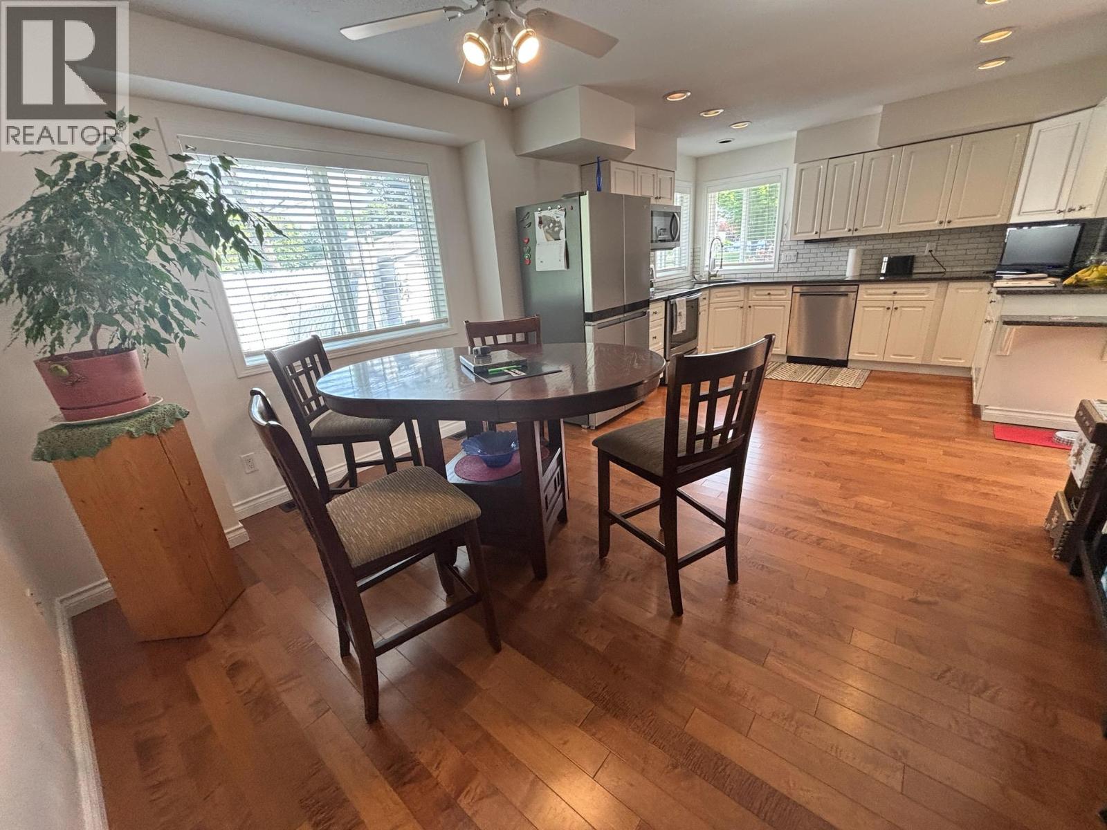 2230 Selkirk Place - 2