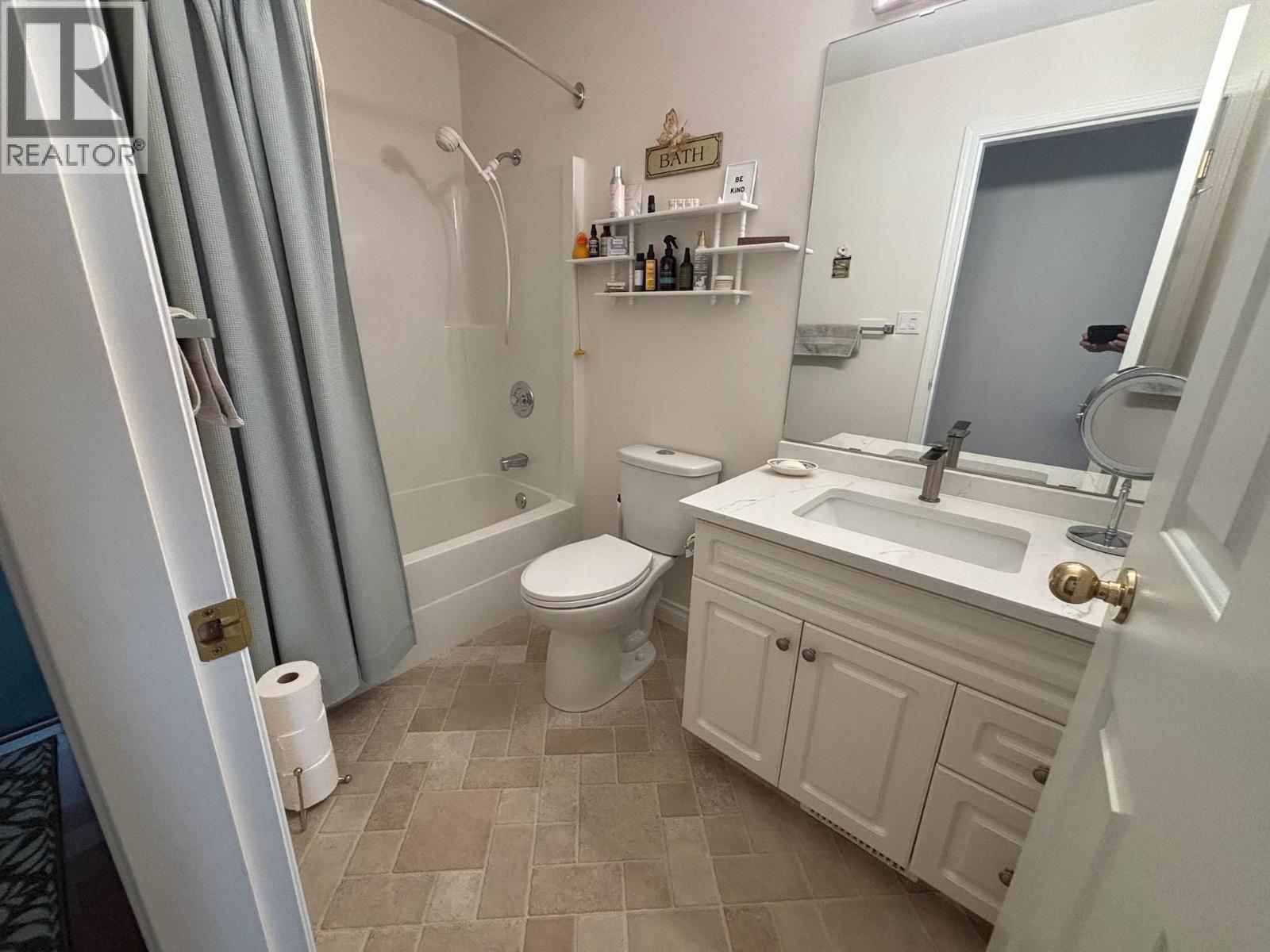 2230 Selkirk Place - Image 12
