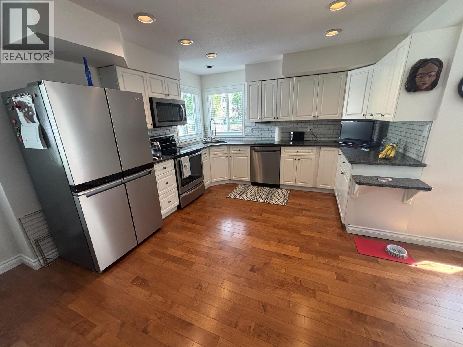 2230 Selkirk Place - 4