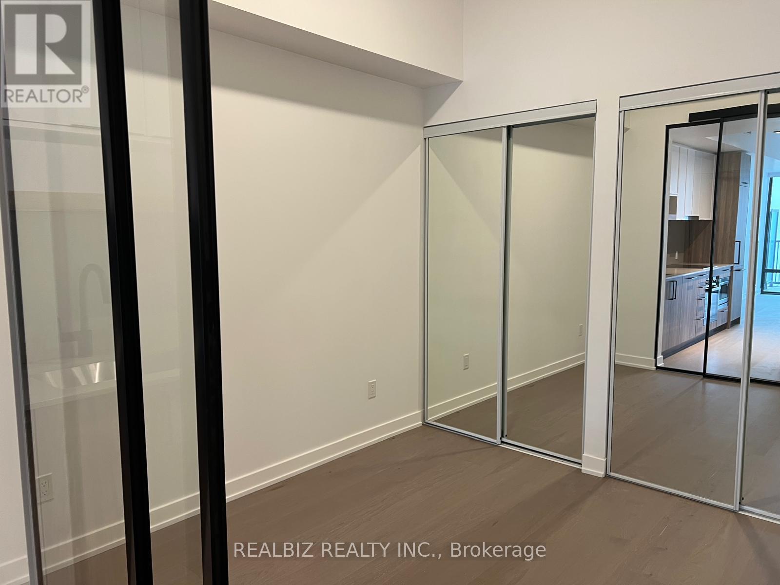#823 91 MONTCLAIR AVENUE - 19