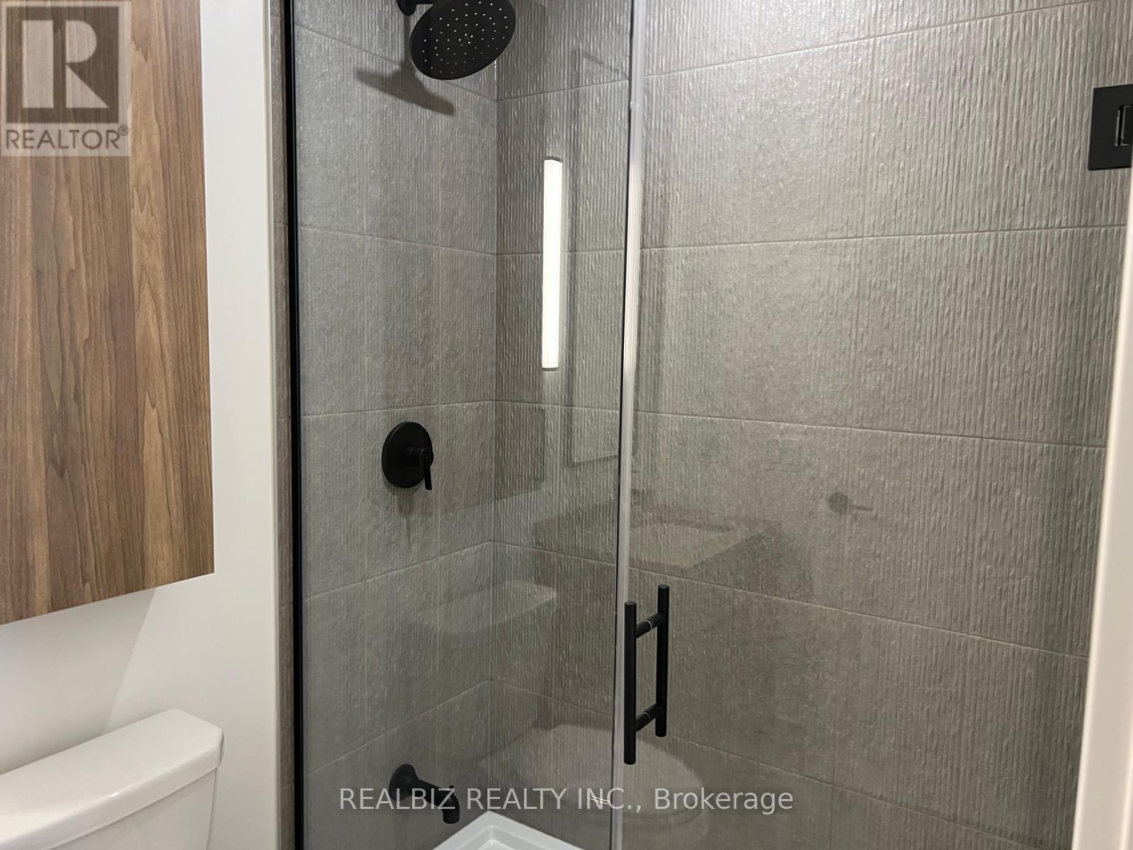#823 91 MONTCLAIR AVENUE - 25