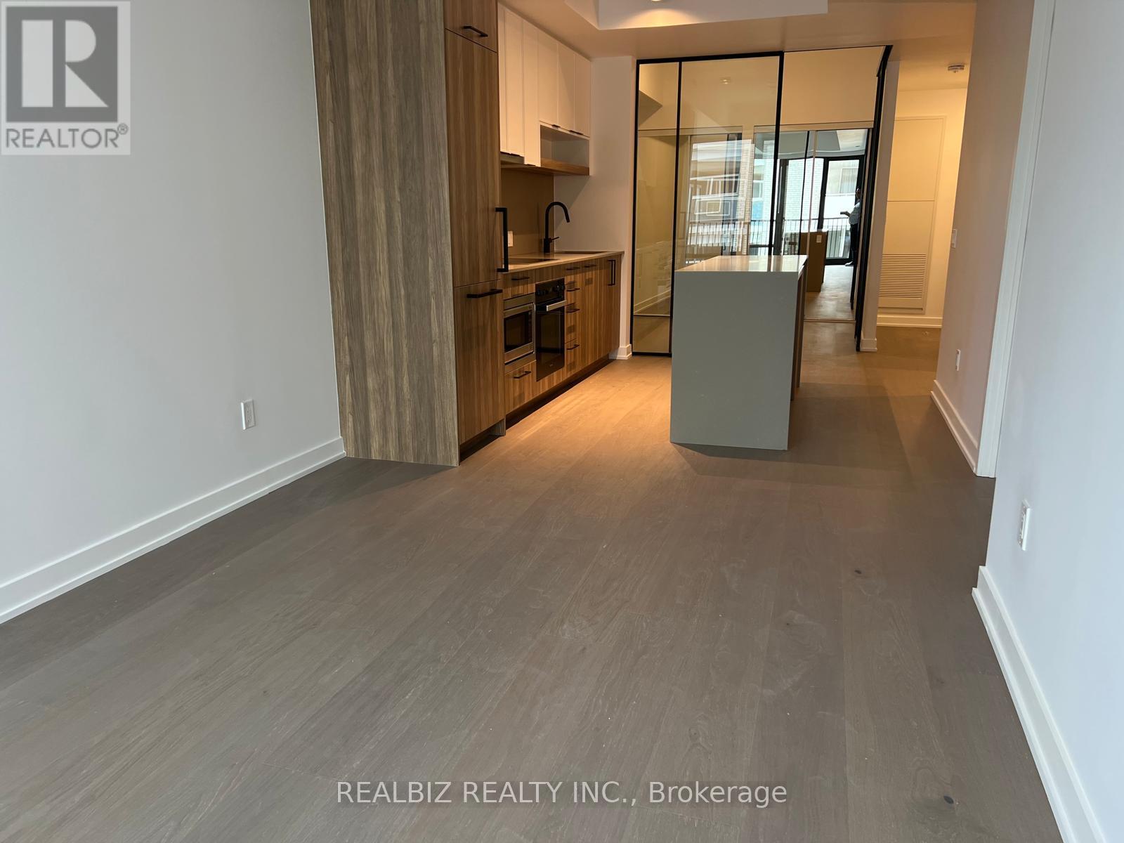 #823 91 MONTCLAIR AVENUE - 7