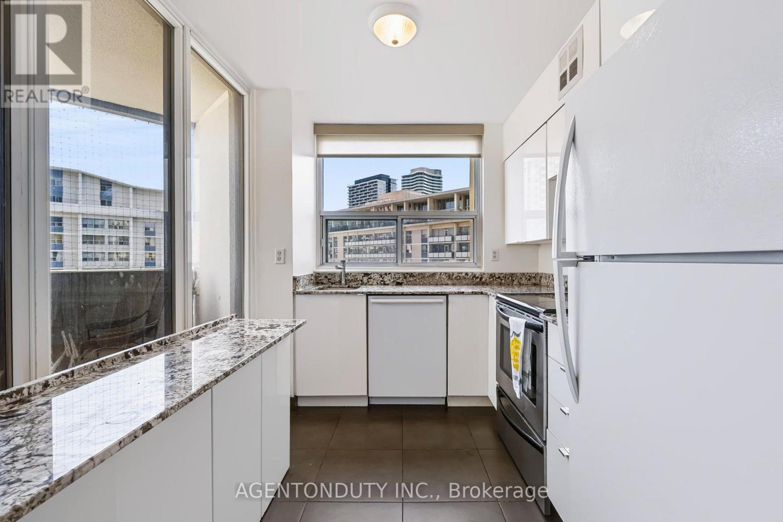 #1602 25 MAITLAND STREET - Image 13