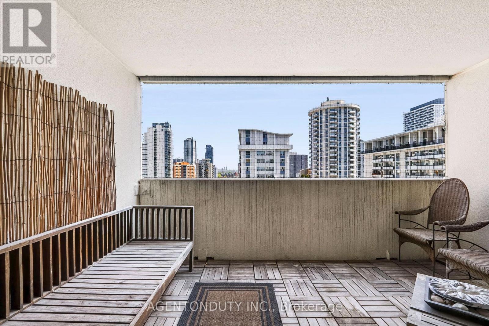 #1602 25 MAITLAND STREET - 22