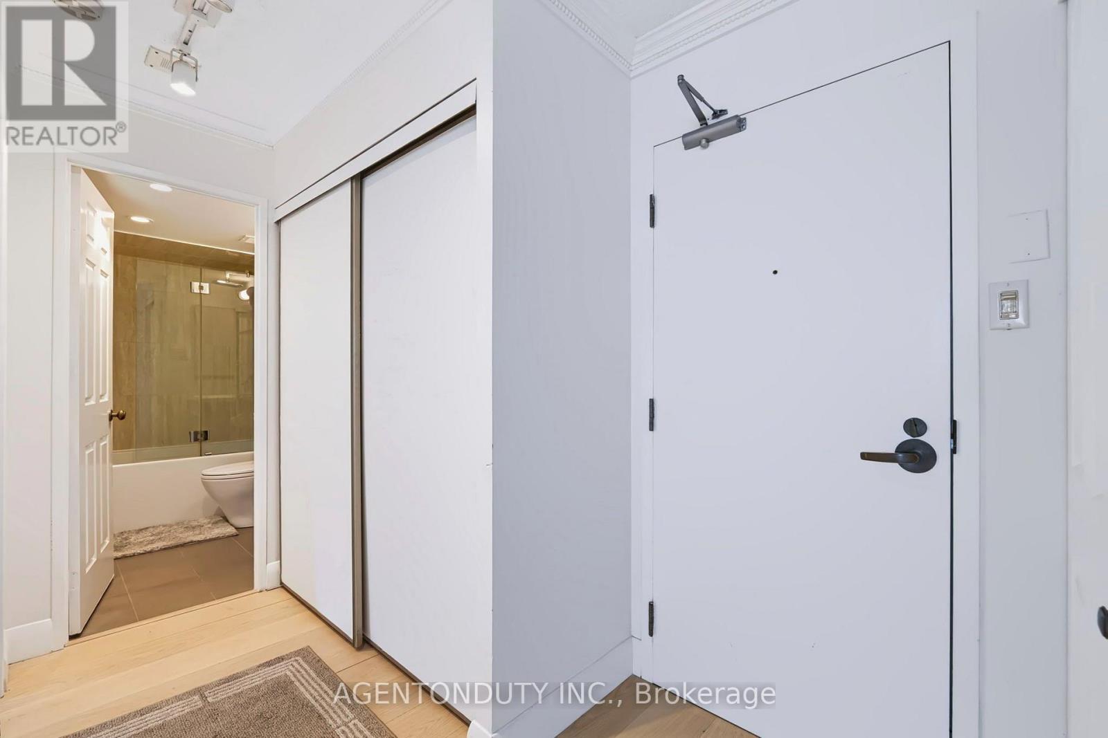 #1602 25 MAITLAND STREET - 6