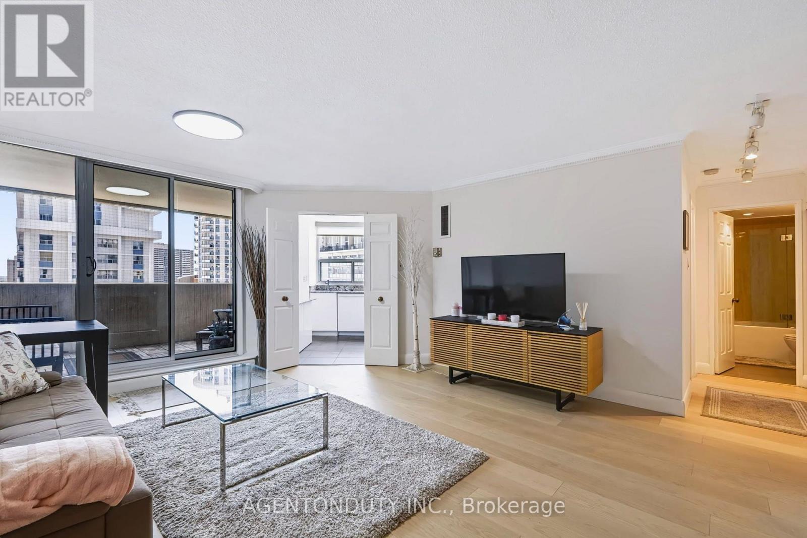 #1602 25 MAITLAND STREET - Image 8