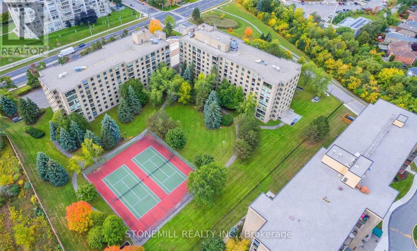 #814 326 MAJOR MACKENZIE DRIVE E - 2