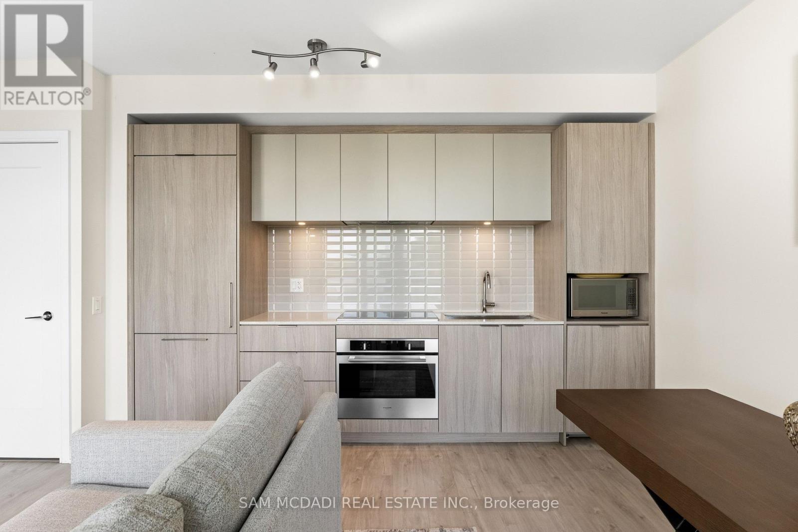 #414 70 ANNIE CRAIG DRIVE - 2