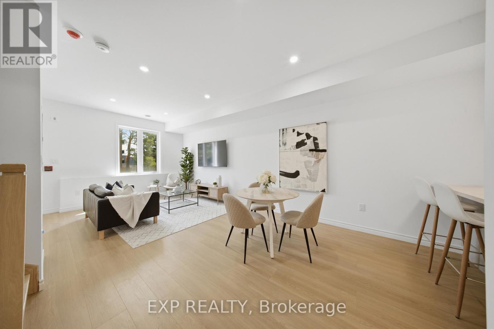 #10 2 SLESSOR BOULEVARD - Image 13