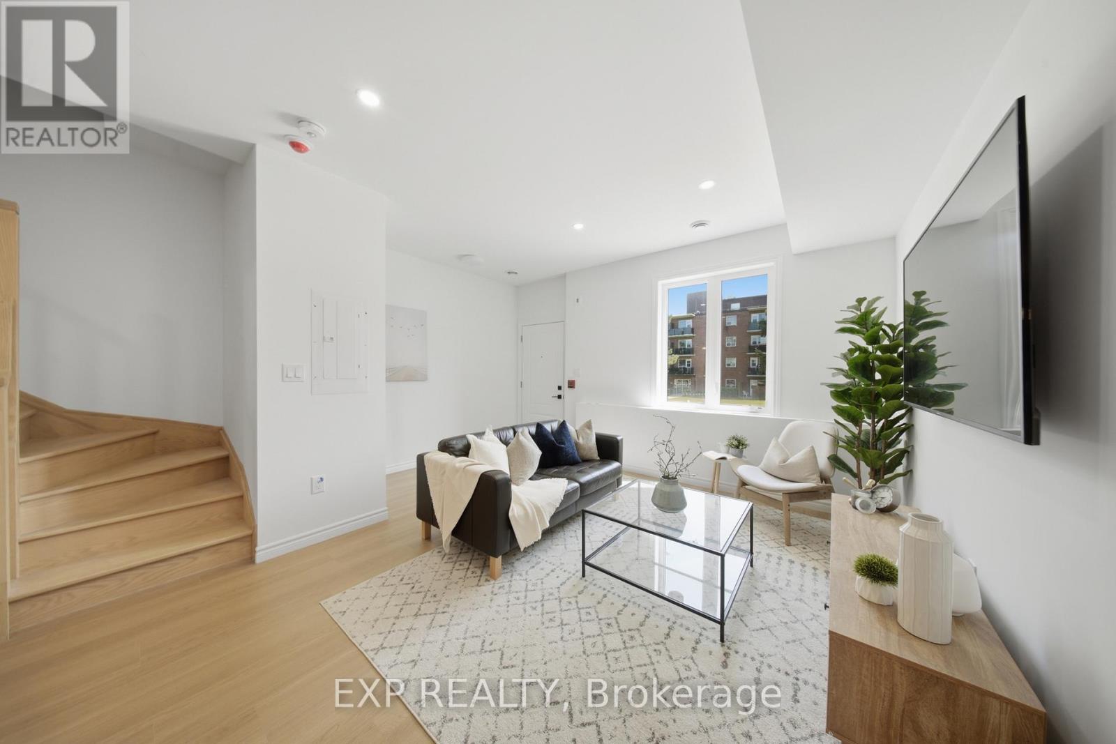 #10 2 SLESSOR BOULEVARD - Image 6