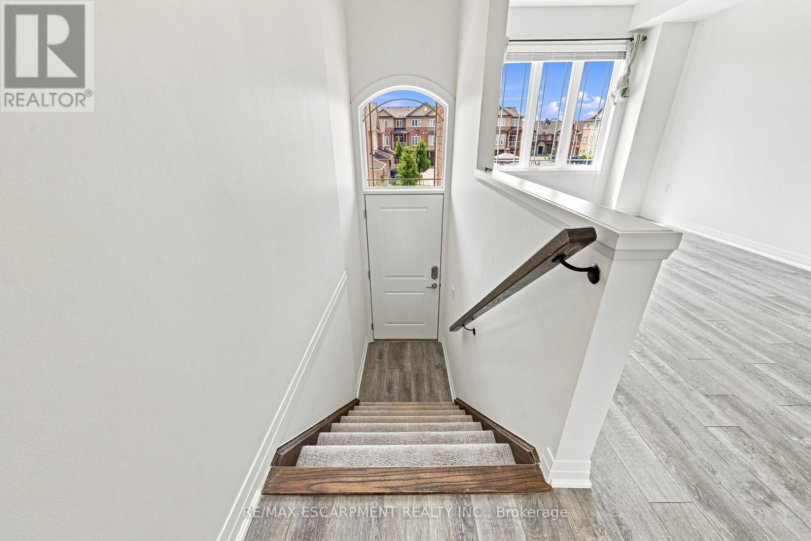 94 LAGUNA VILLAGE CRESCENT - 2