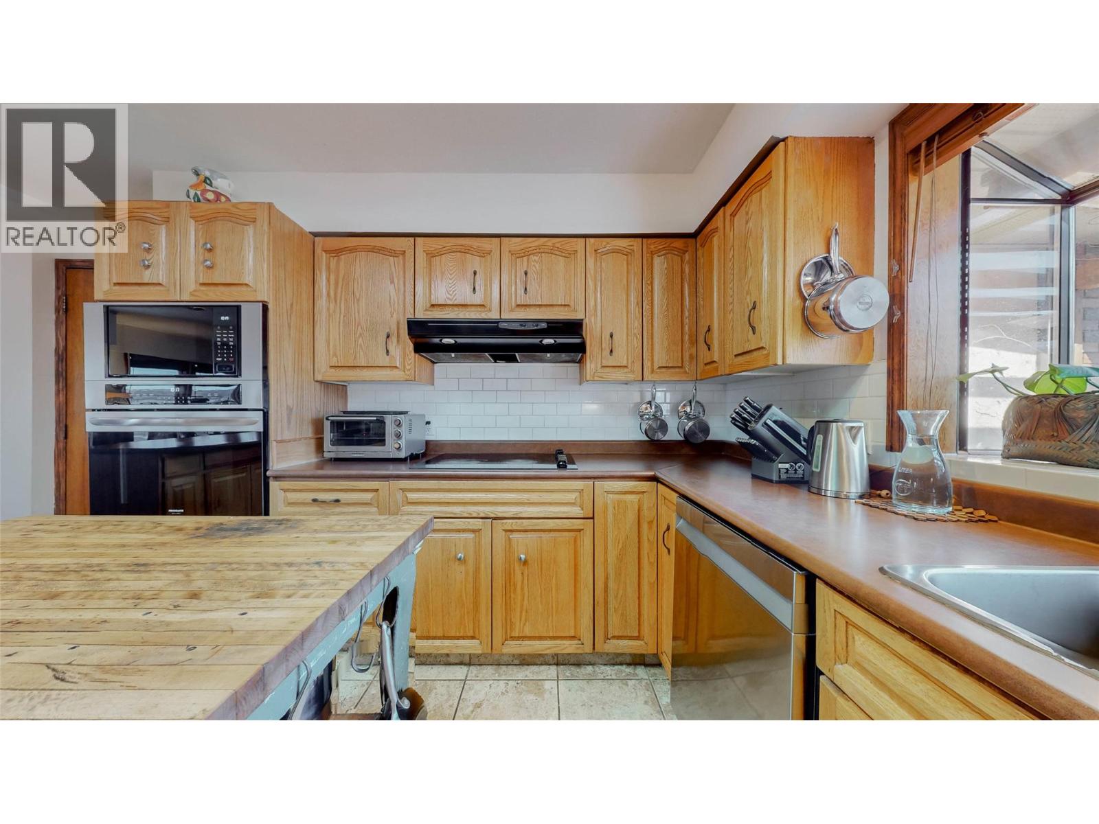 6940 Mountainview Drive - 3