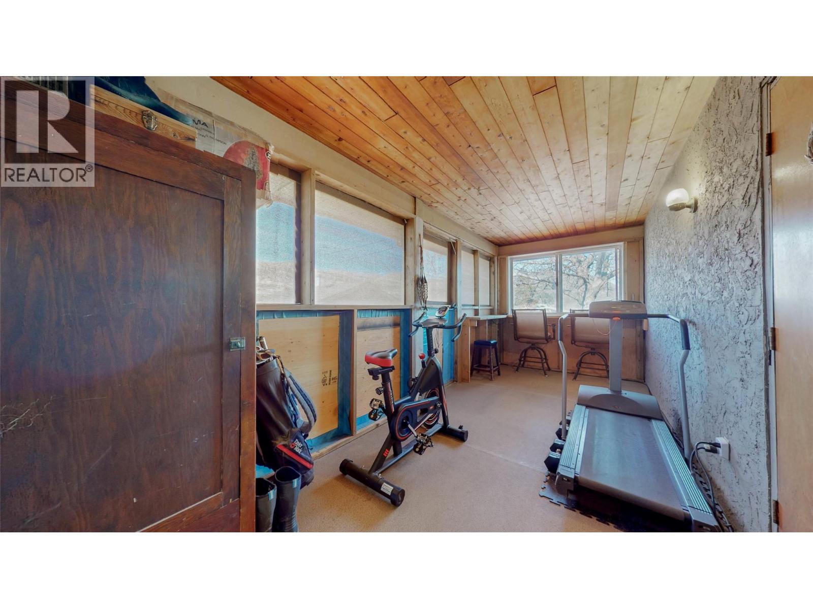 6940 Mountainview Drive - 8