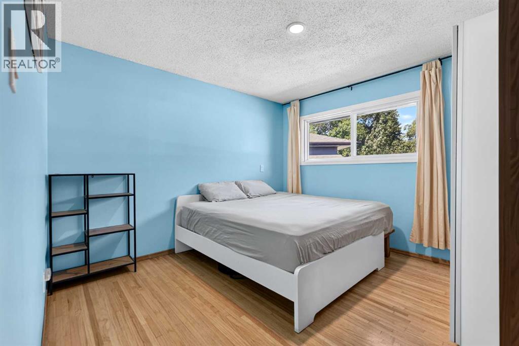 2018 Cottonwood Crescent SE - 21