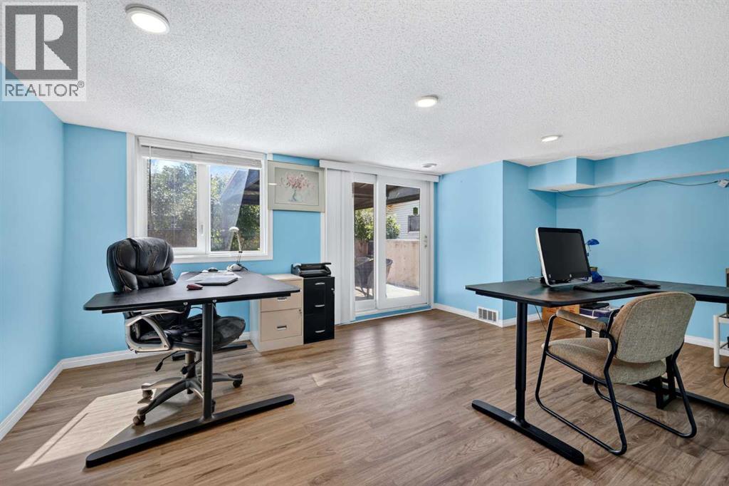 2018 Cottonwood Crescent SE - Image 16