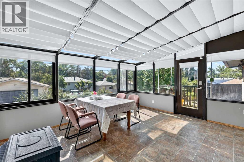 2018 Cottonwood Crescent SE - 9