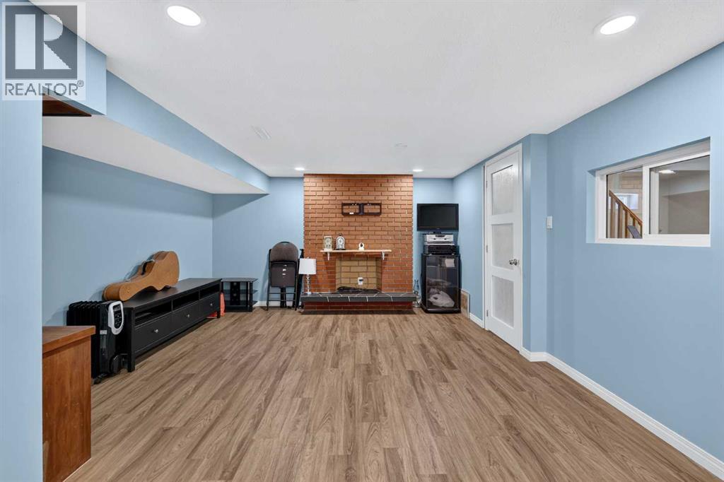 2018 Cottonwood Crescent SE - Image 23
