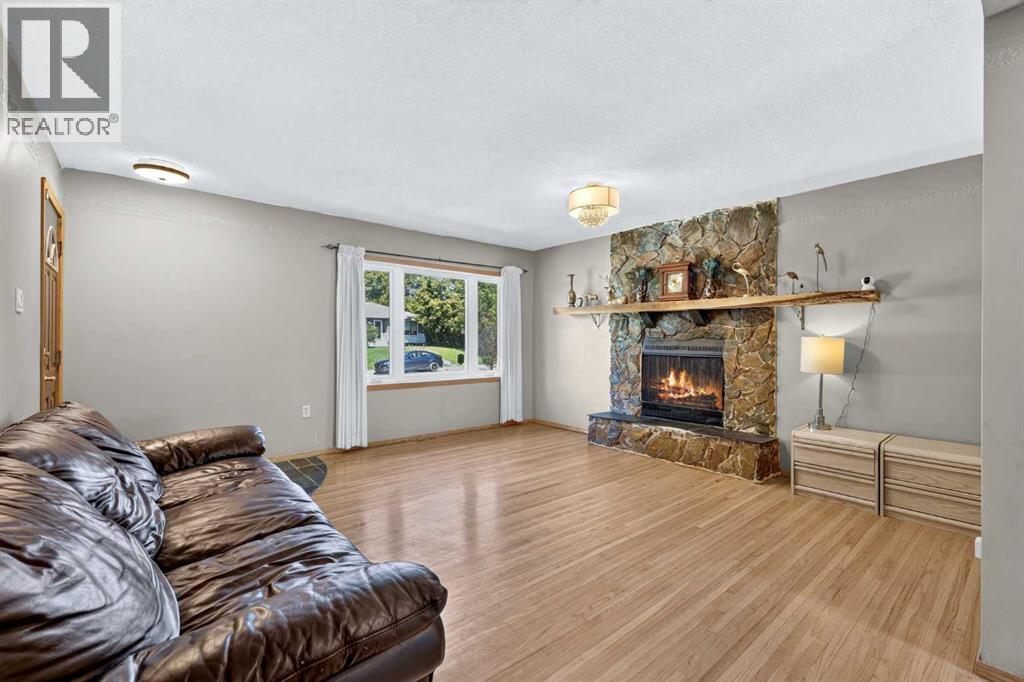 2018 Cottonwood Crescent SE - 7
