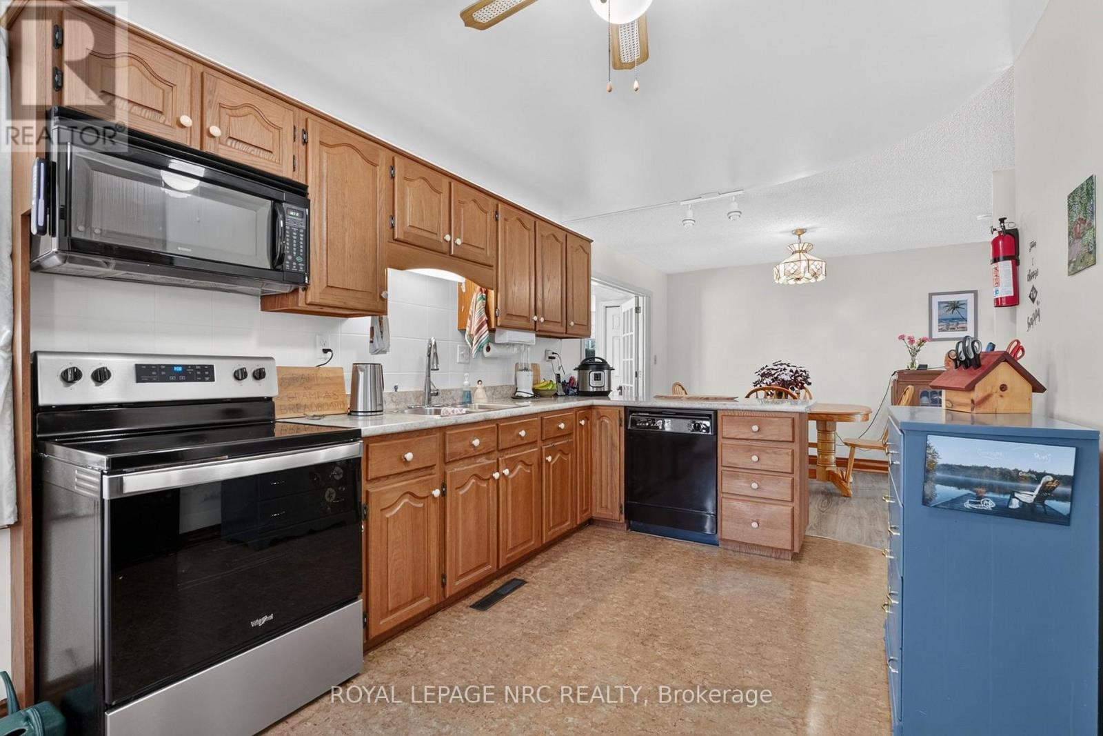 930 EDGEMERE ROAD - 21
