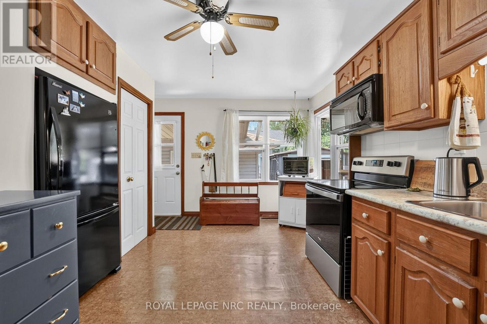 930 EDGEMERE ROAD - Image 24