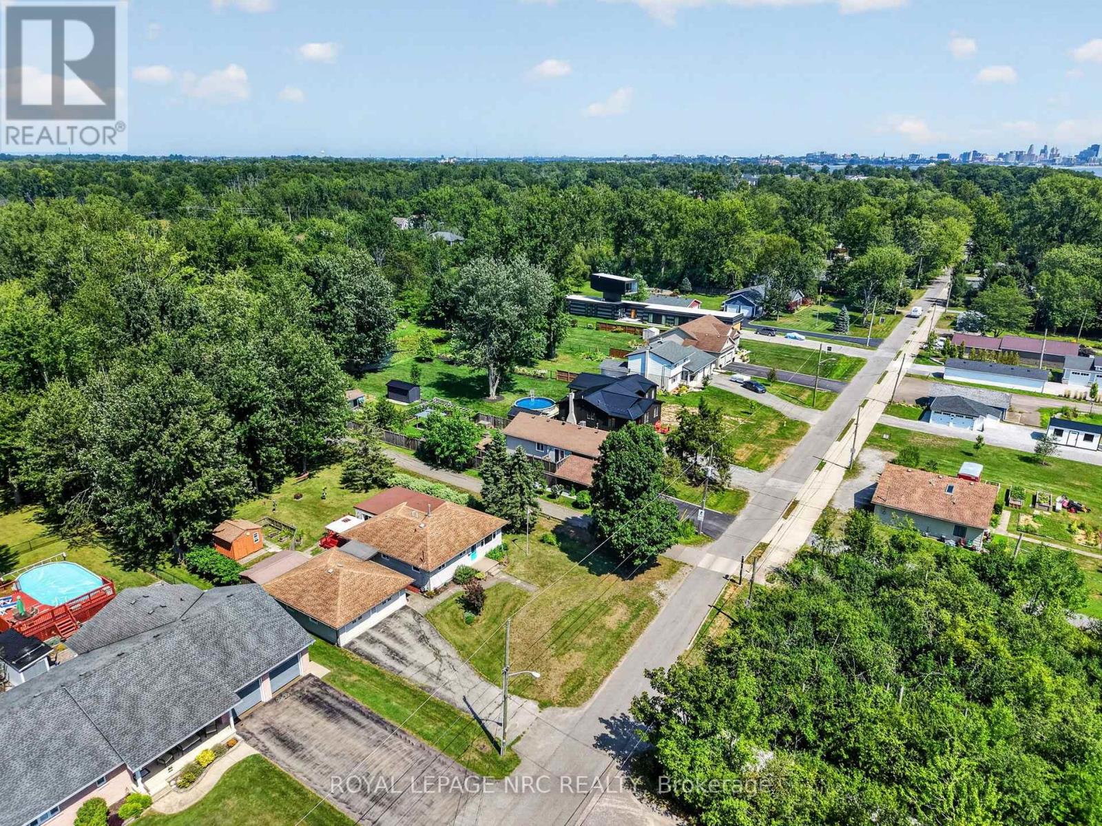 930 EDGEMERE ROAD - 45
