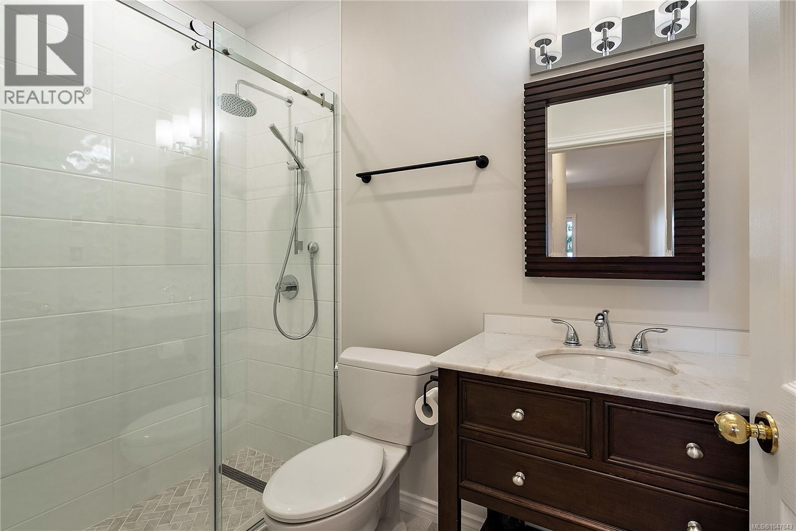 10938 Prentice Pl, North Saanich