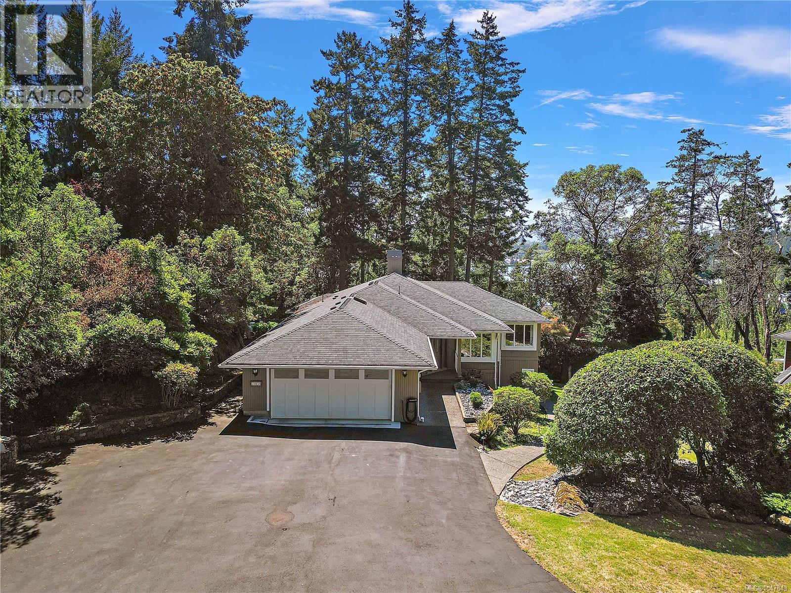 10938 Prentice Pl, North Saanich