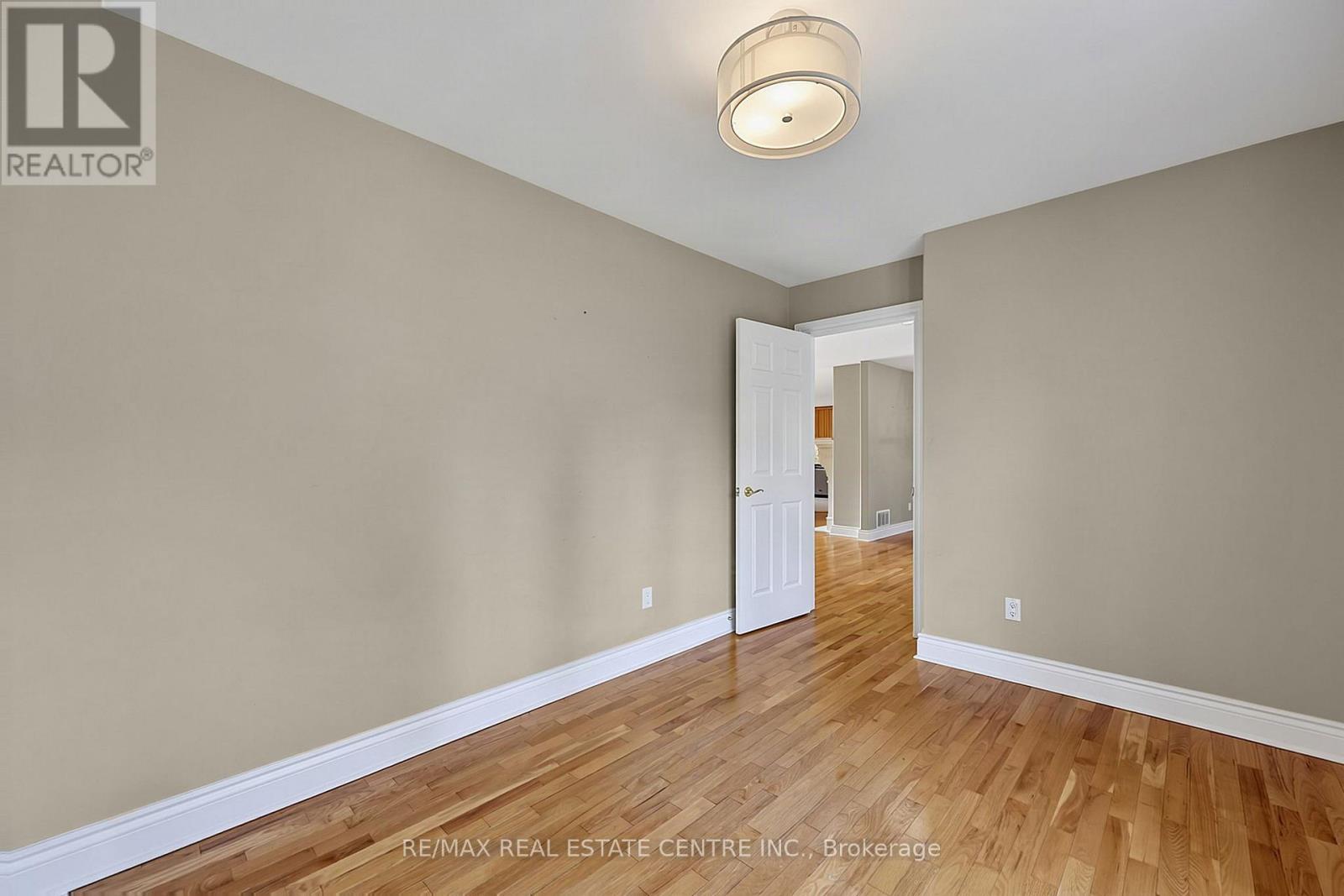 1603 WEDGEWOOD DRIVE - Image 32