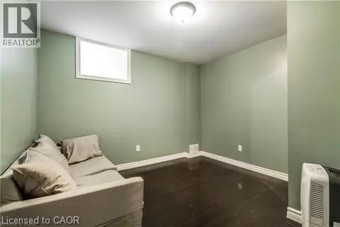 4 CLAIRFIELDS Drive W - 48