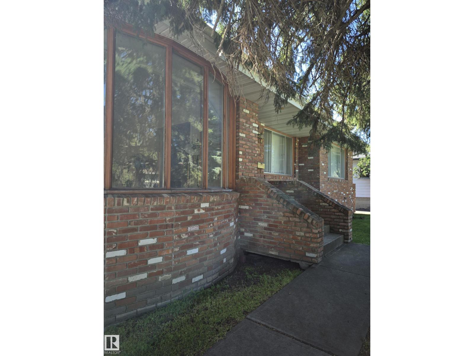 11715 83 Av NW photo 2 — MLS® E4500795