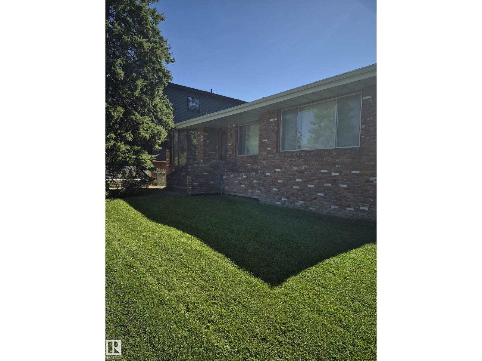11715 83 Av NW photo 4 — MLS® E4500795