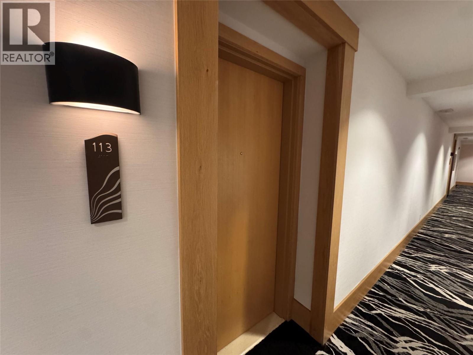 #113 15 Park Place - Image 25