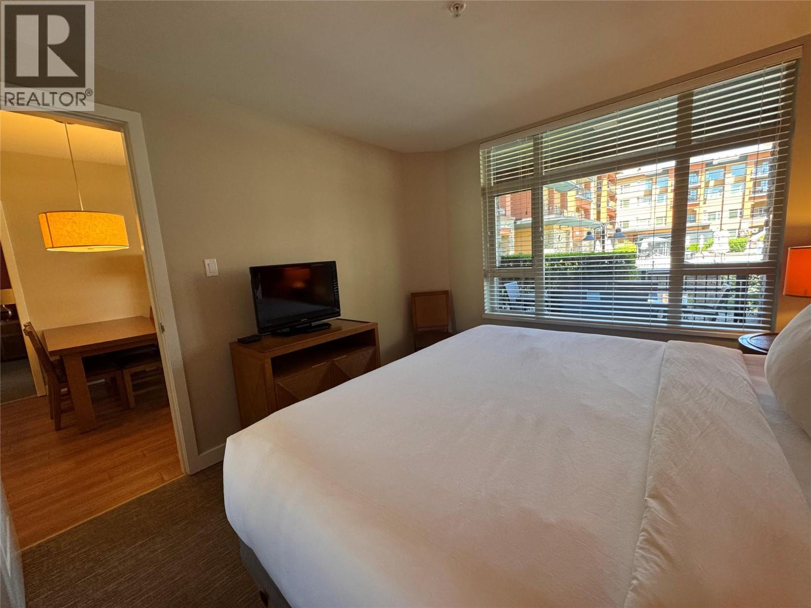 #113 15 Park Place - 12