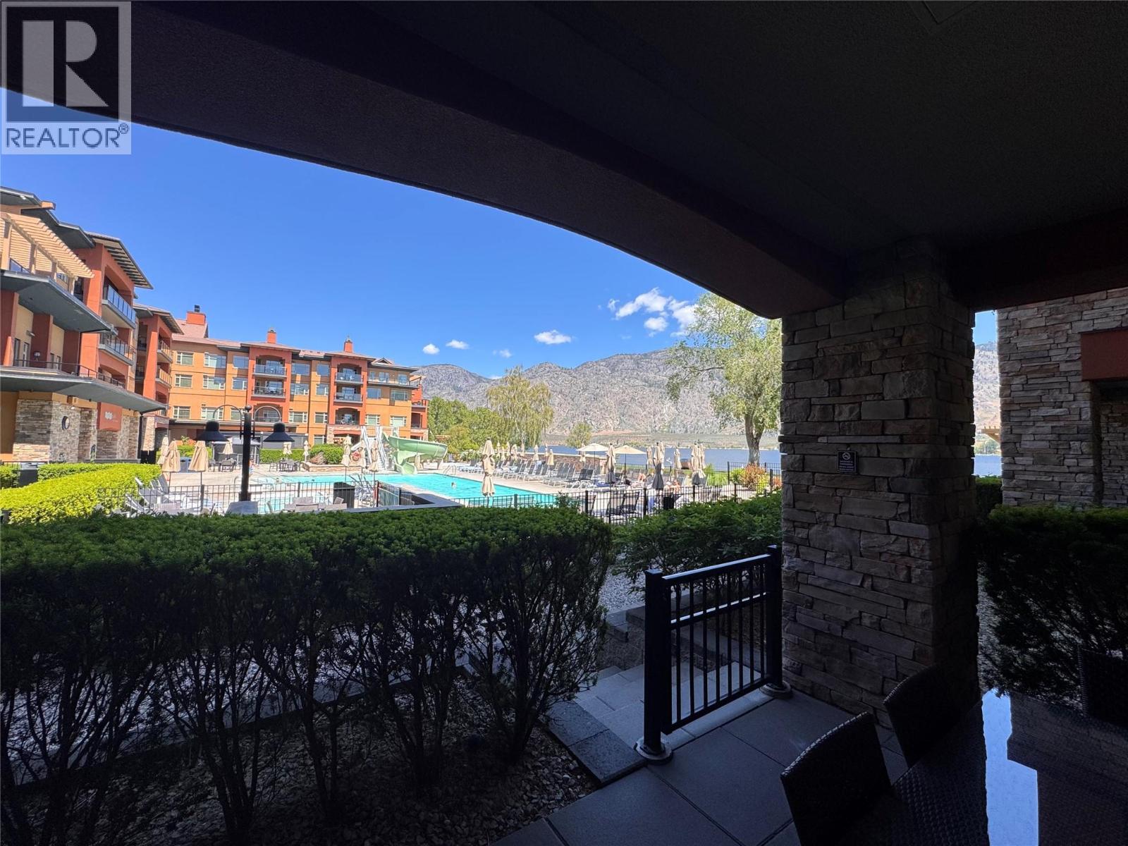 #113 15 Park Place - Image 22