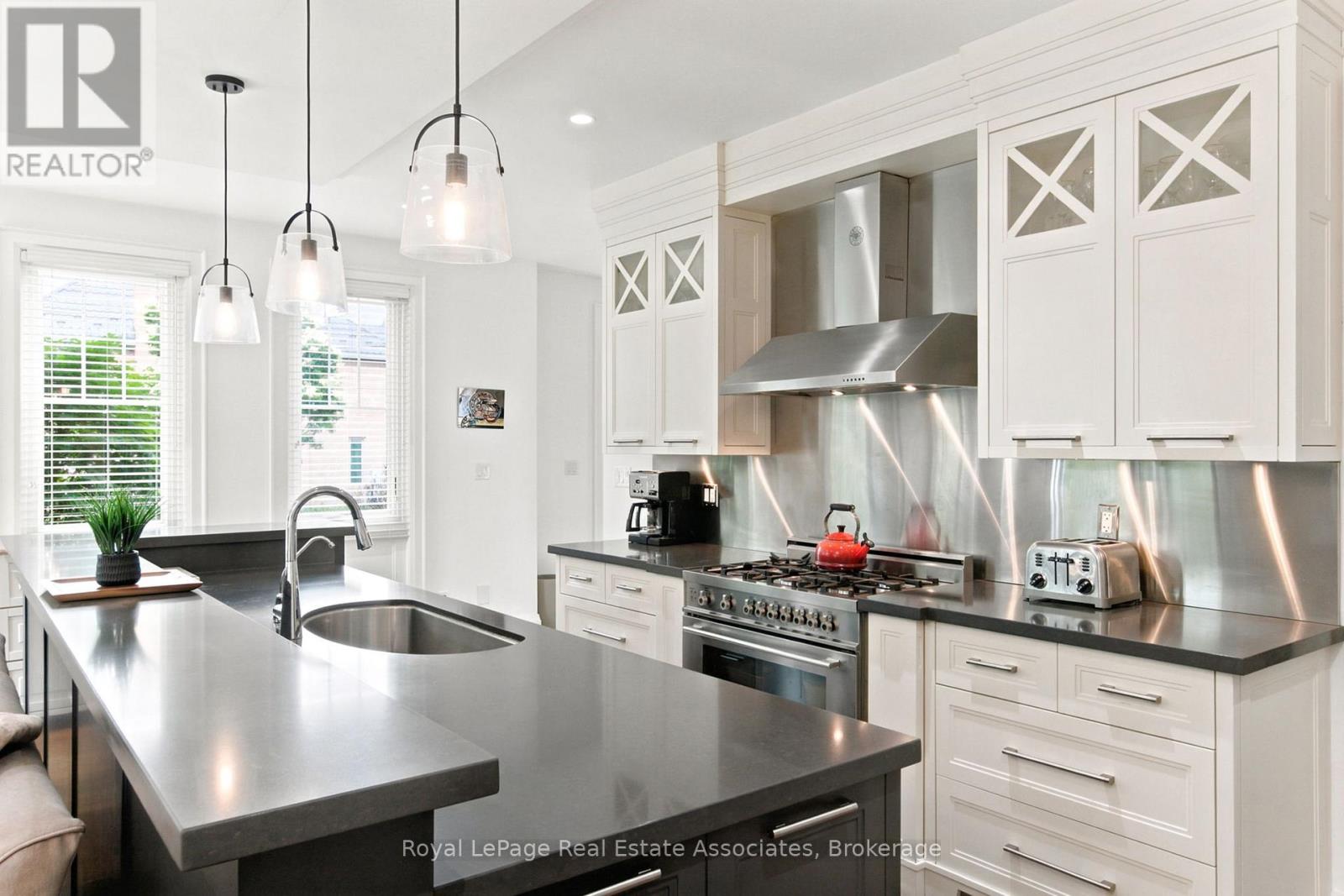 32 JOPLING AVENUE N - Image 13