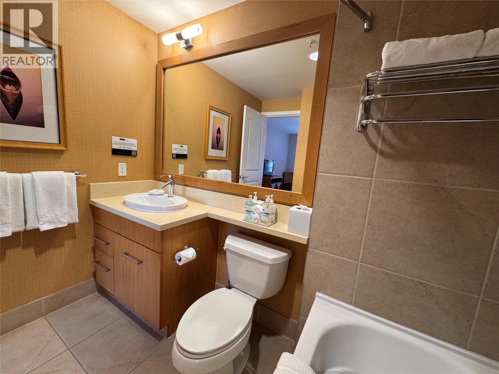 #113 15 Park Place - 16
