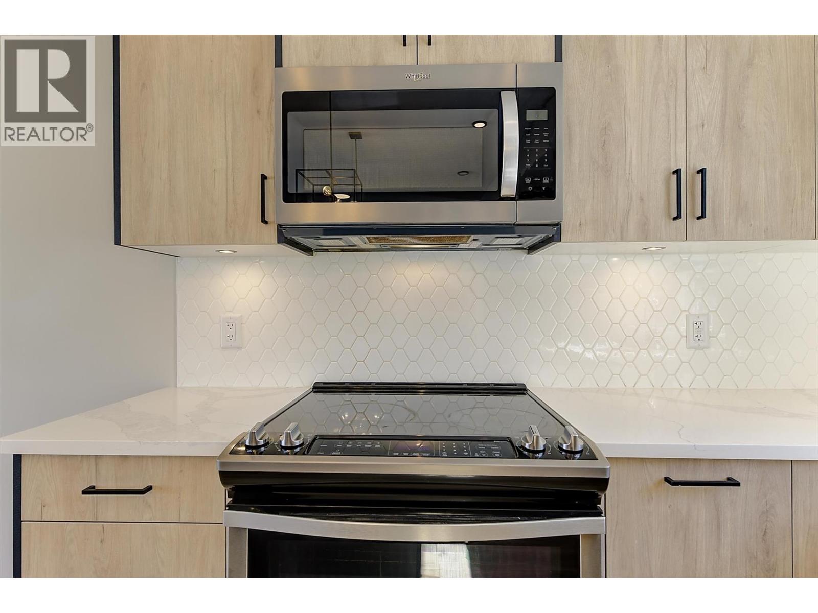 #126 4025 Gellatly Road S - 6