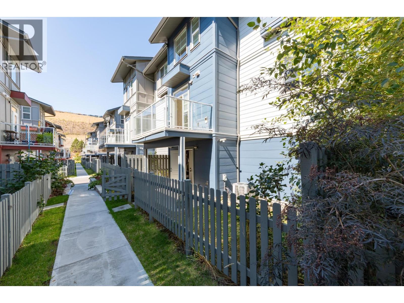 #126 4025 Gellatly Road S - 23