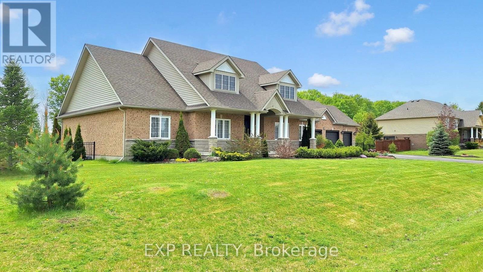 42 SOMERVILLE CRESCENT - 1