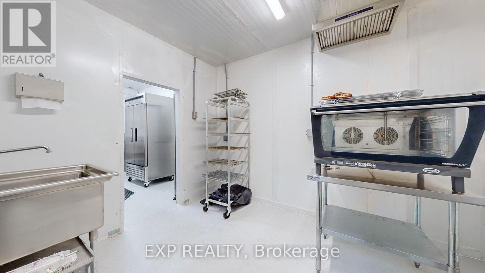 42 SOMERVILLE CRESCENT - 40
