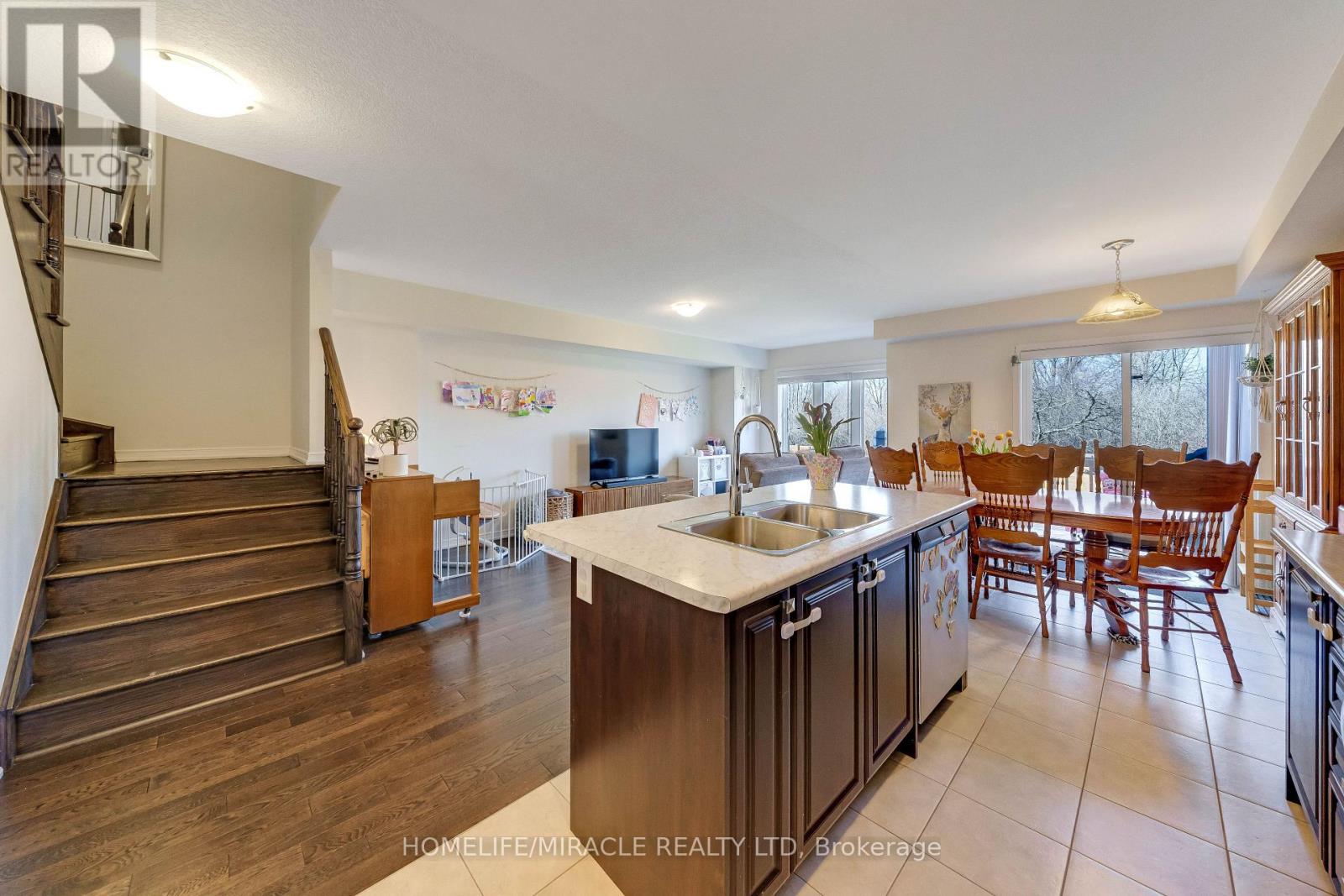 96 ESTHER CRESCENT S - Image 9